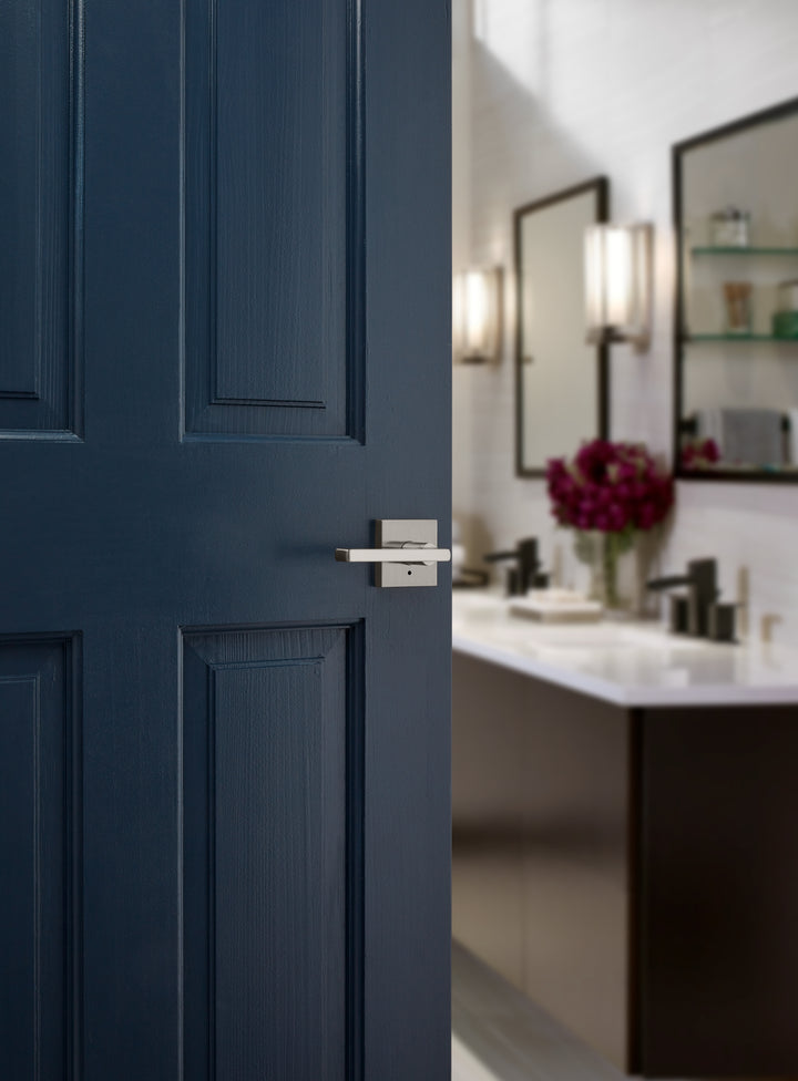 Manija Halifax Kwikset Signature Series para Baño (Privacidad) - Acabado Níquel Satinado
