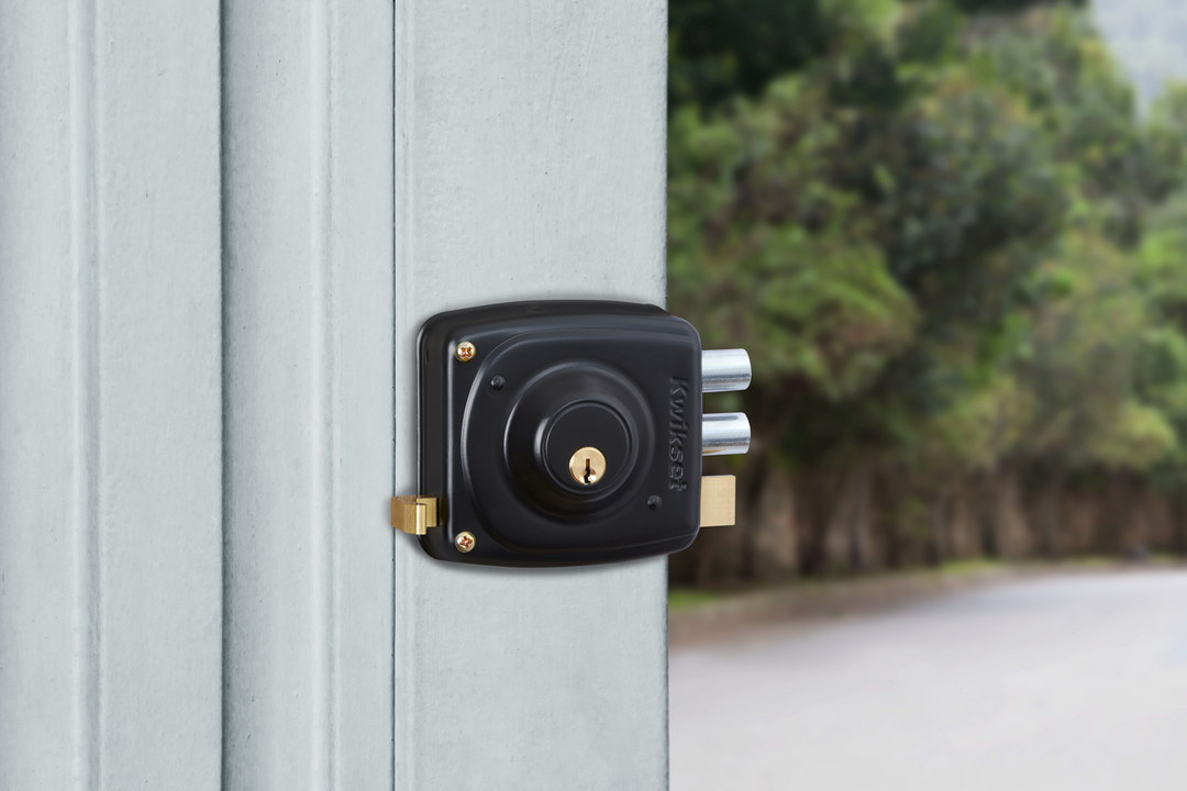 Cerradura Rimlock 50mm Kwikset Tradicional - Sobreponer Blindada, Derecha, Acabado Negro